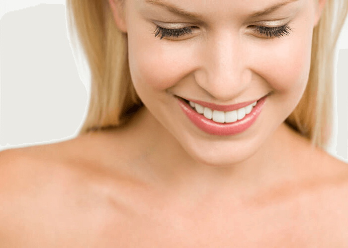 Woman with chipped teeth at Crescent Lodge Dental Practice in Clapham Common, London